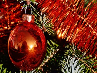christmas-christmas-balls-wallpaper-preview.jpg